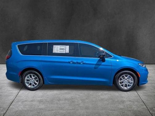 Hydro Blue Pearlcoat 2026 Chrysler Pacifica Select