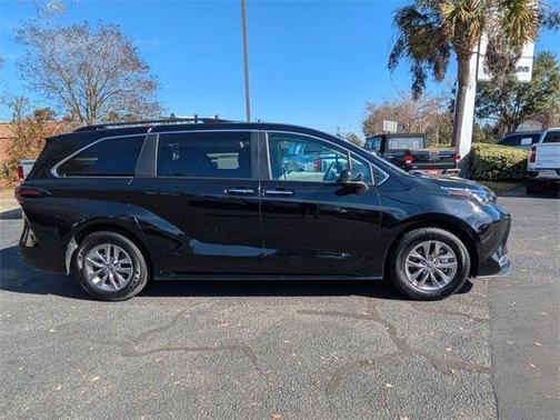 2024 Toyota Sienna XLE
