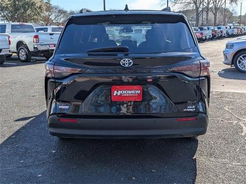 2024 Toyota Sienna XLE