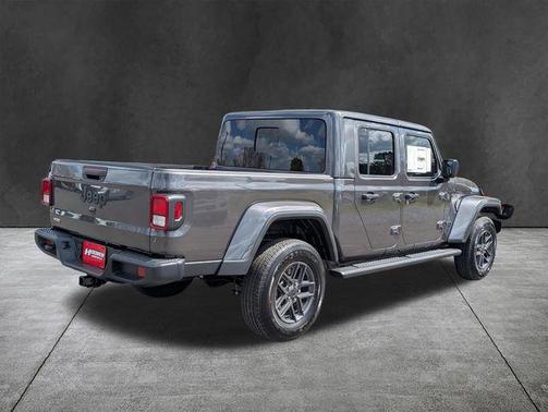 Granite Crystal Clearcoat Metallic 2026 Jeep Gladiator Sport
