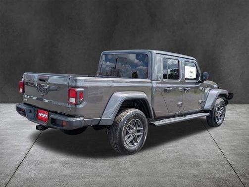 Granite Crystal Clearcoat Metallic 2026 Jeep Gladiator Sport