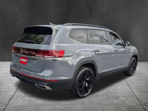 Pure Gray 2025 Volkswagen Atlas 2.0T SE w/Technology
