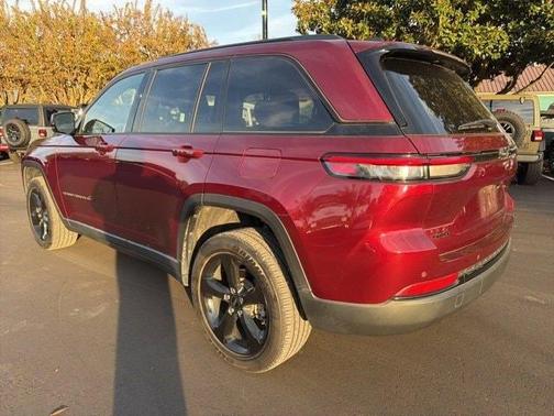 2023 Jeep Grand Cherokee Altitude