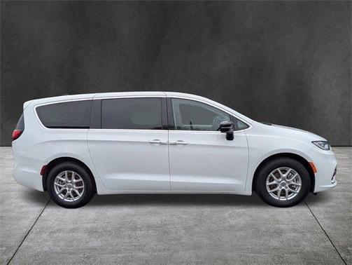 2024 Chrysler Pacifica Touring-L