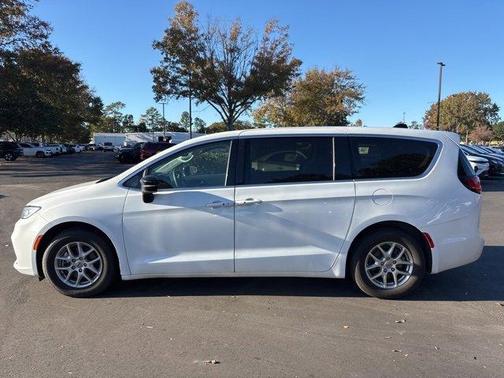 2024 Chrysler Pacifica Touring-L
