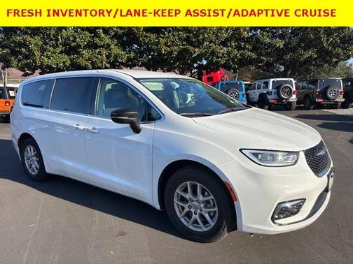 2024 Chrysler Pacifica Touring-L