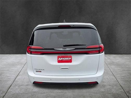 2024 Chrysler Pacifica Touring-L