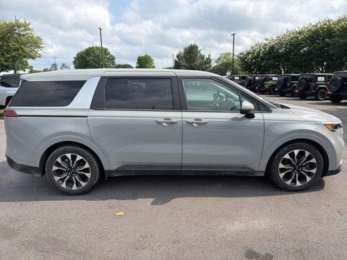 Ceramic Silver 2023 Kia Carnival EX