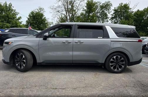 Ceramic Silver 2023 Kia Carnival EX
