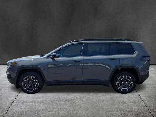 Sting Gray Clearcoat 2026 Jeep Cherokee LAREDO/LIMITED