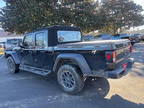 2024 Jeep Gladiator Sport
