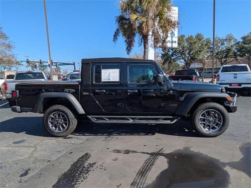 2024 Jeep Gladiator Sport