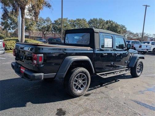 2024 Jeep Gladiator Sport