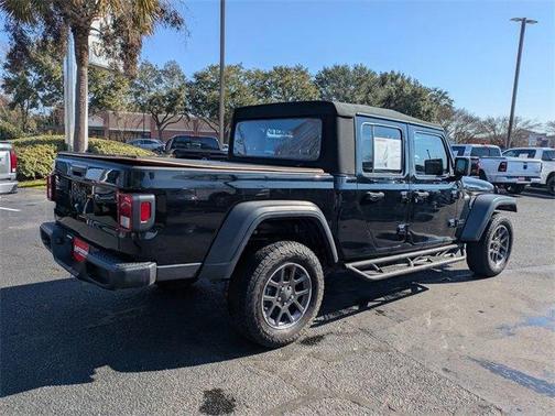 2024 Jeep Gladiator Sport