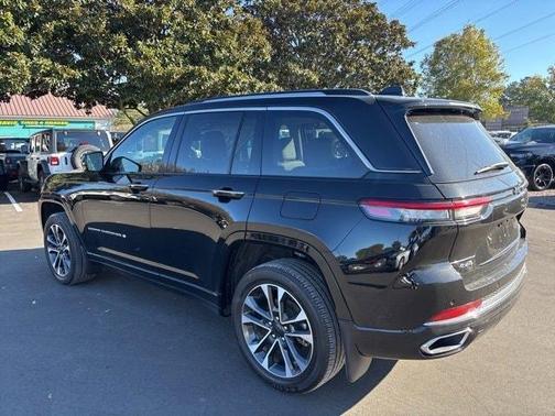 2022 Jeep Grand Cherokee Overland