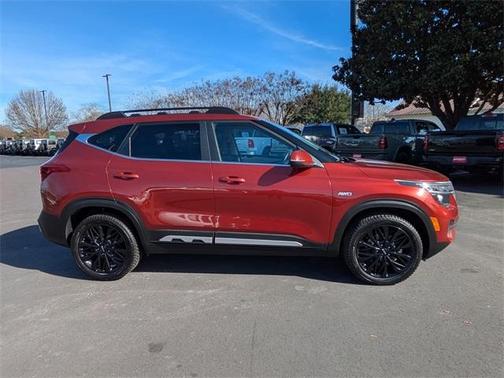 2022 Kia Seltos Nightfall