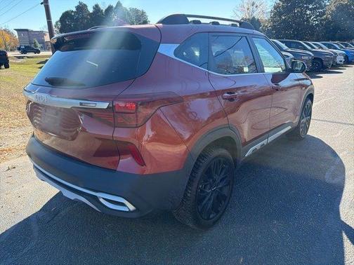 2022 Kia Seltos Nightfall