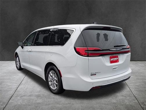 2024 Chrysler Pacifica Touring-L
