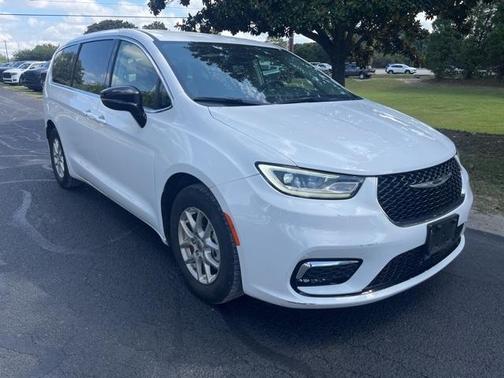 2024 Chrysler Pacifica Touring-L