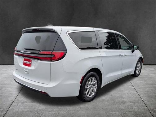2024 Chrysler Pacifica Touring-L