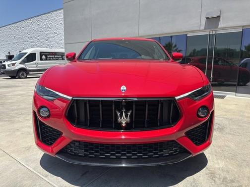 2022 Maserati Levante TRIBUTO