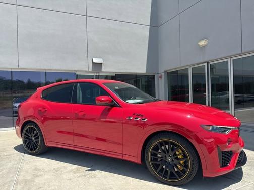 2022 Maserati Levante TRIBUTO