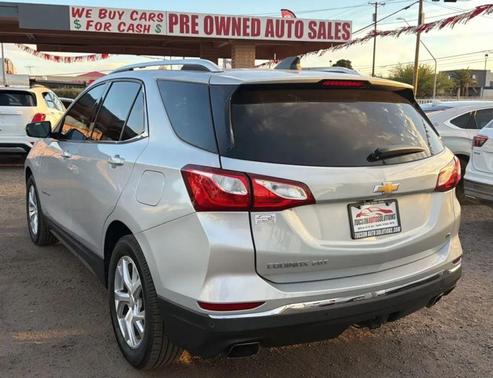 Silver Ice Metallic 2018 Chevrolet Equinox 2LT