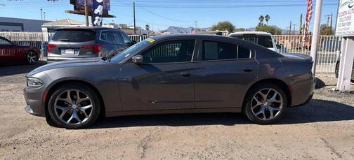 2016 Dodge Charger SXT