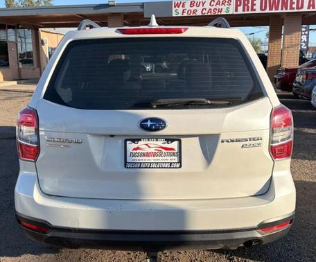 White 2016 Subaru Forester 2.5i