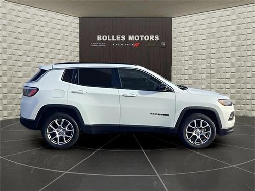 2022 Jeep Compass Latitude Lux 4x4