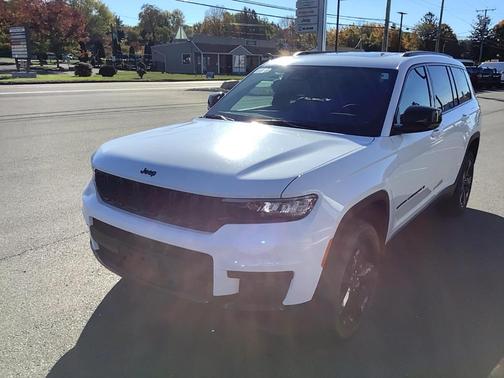 2025 Jeep Grand Cherokee L Laredo