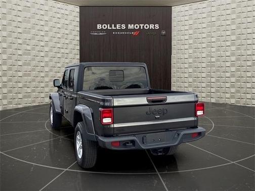 2022 Jeep Gladiator Sport