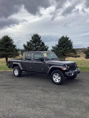 2022 Jeep Gladiator Sport