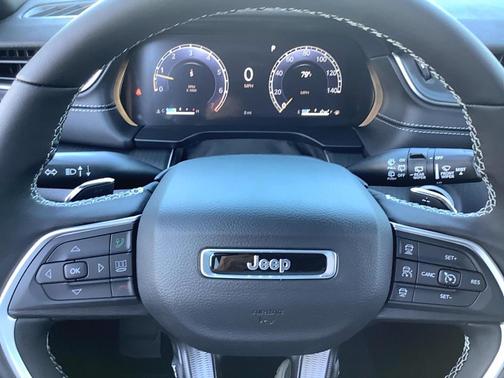 2025 Jeep Grand Cherokee Laredo X
