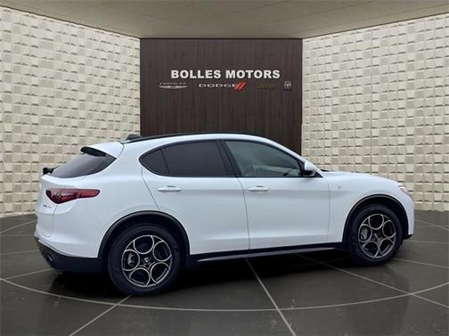 2022 Alfa Romeo Stelvio Ti
