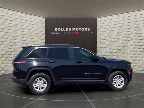 2022 Jeep Grand Cherokee Laredo