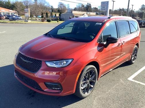 2026 Chrysler Pacifica Select AWD