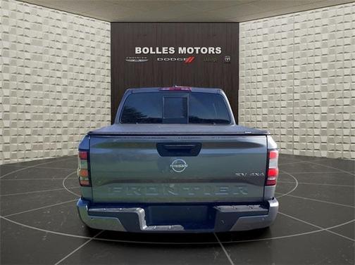 2022 Nissan Frontier SV