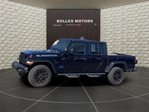 2022 Jeep Gladiator Sport