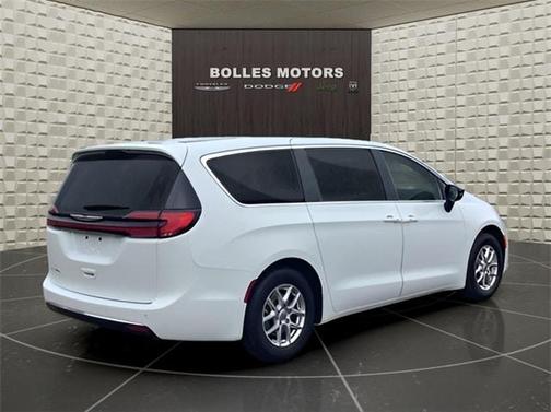 2024 Chrysler Pacifica Touring-L