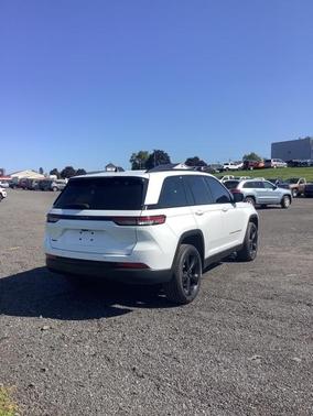 2023 Jeep Grand Cherokee Altitude