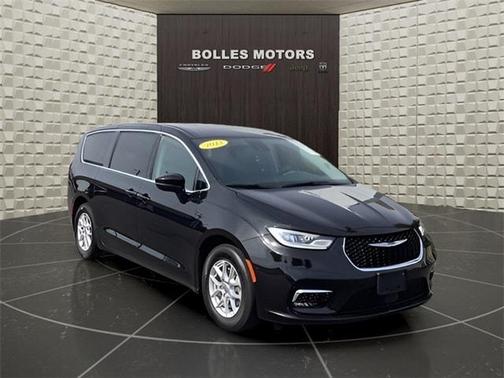 2023 Chrysler Pacifica Touring-L