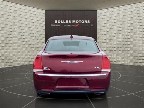 2017 Chrysler 300C Base