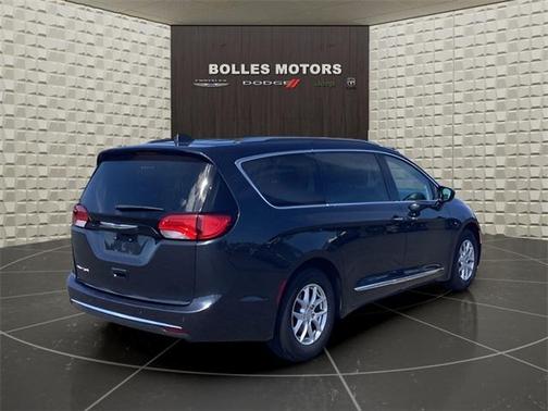 2020 Chrysler Pacifica Touring-L