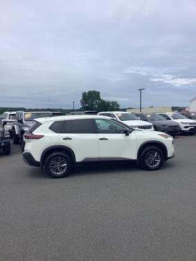 2022 Nissan Rogue S