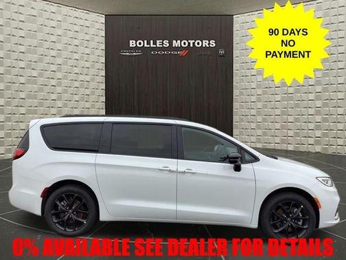Bright White Clearcoat 2026 Chrysler Pacifica Select