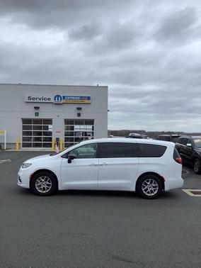 2024 Chrysler Pacifica Touring-L