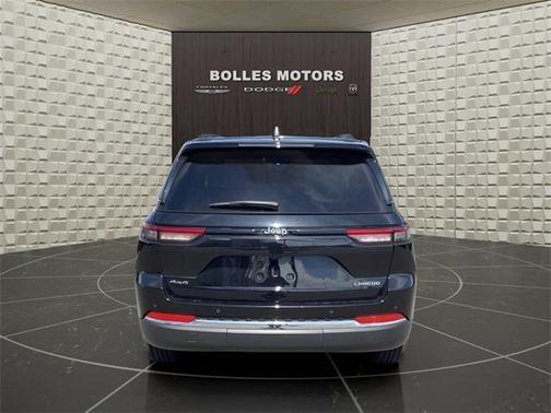 2023 Jeep Grand Cherokee Laredo