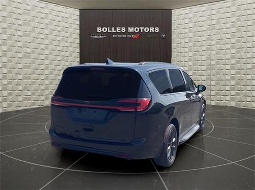 2021 Chrysler Pacifica Touring-L
