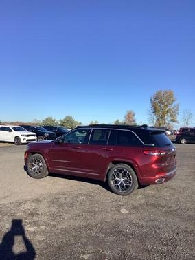 2025 Jeep Grand Cherokee Summit